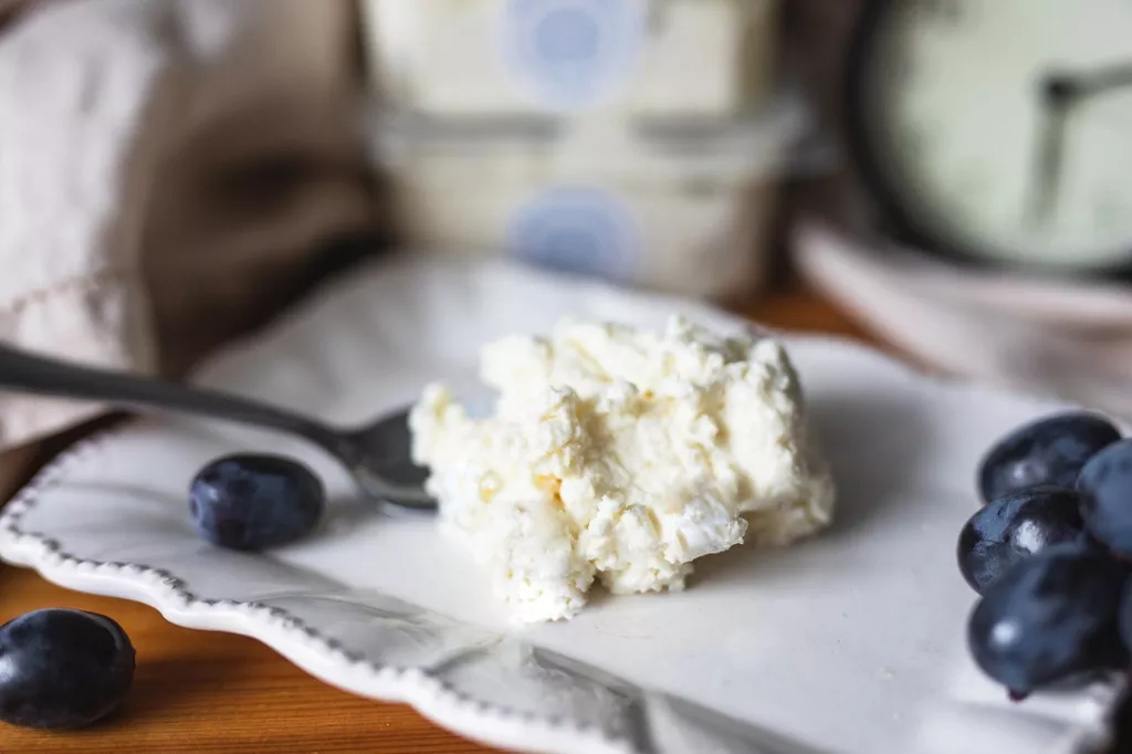 фотография продукта Творог гост (весовой) обезжиренный, 5-9%